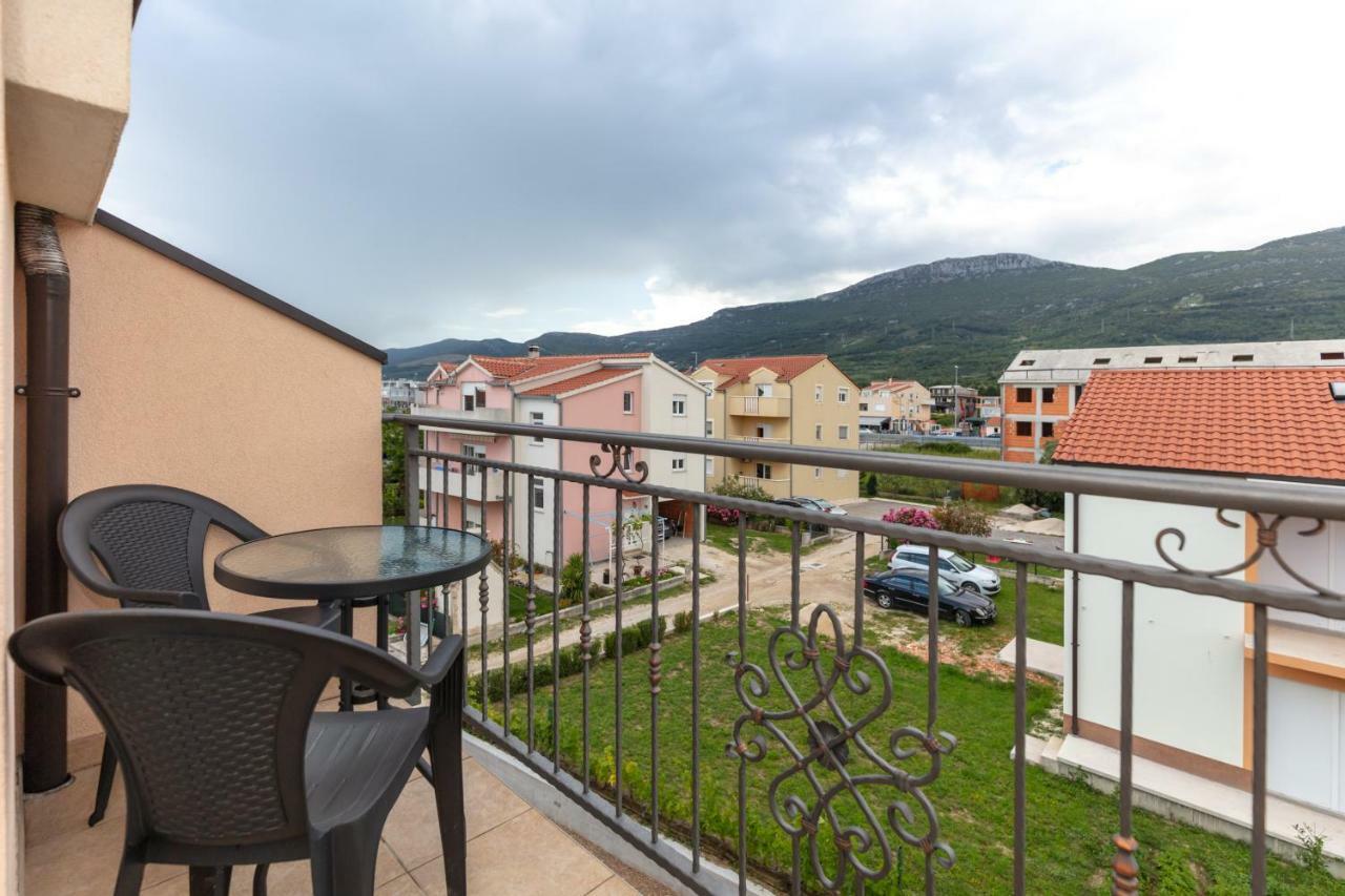Villa Apartments Kordic Kaštela Εξωτερικό φωτογραφία