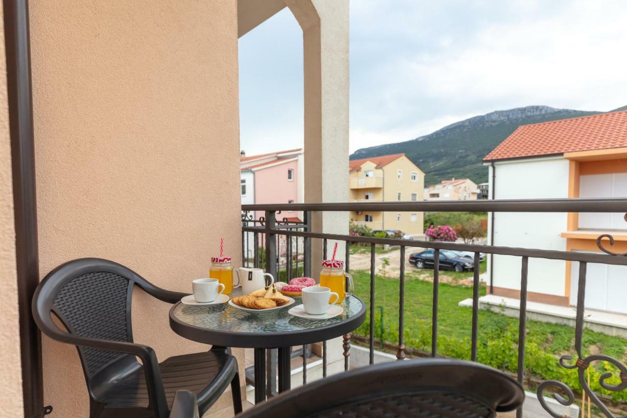 Villa Apartments Kordic Kaštela Εξωτερικό φωτογραφία