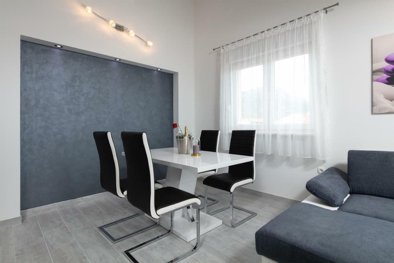 Villa Apartments Kordic Kaštela Εξωτερικό φωτογραφία