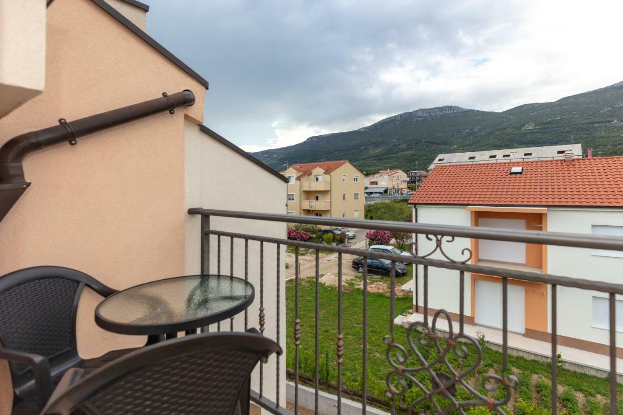 Villa Apartments Kordic Kaštela Εξωτερικό φωτογραφία