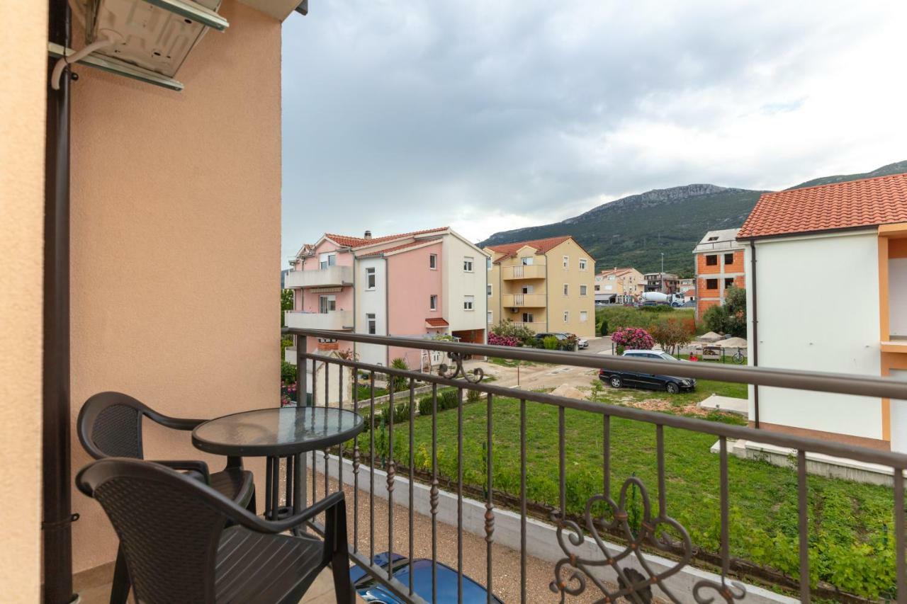 Villa Apartments Kordic Kaštela Εξωτερικό φωτογραφία