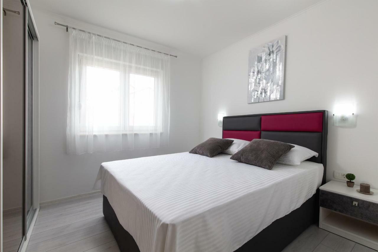 Villa Apartments Kordic Kaštela Εξωτερικό φωτογραφία