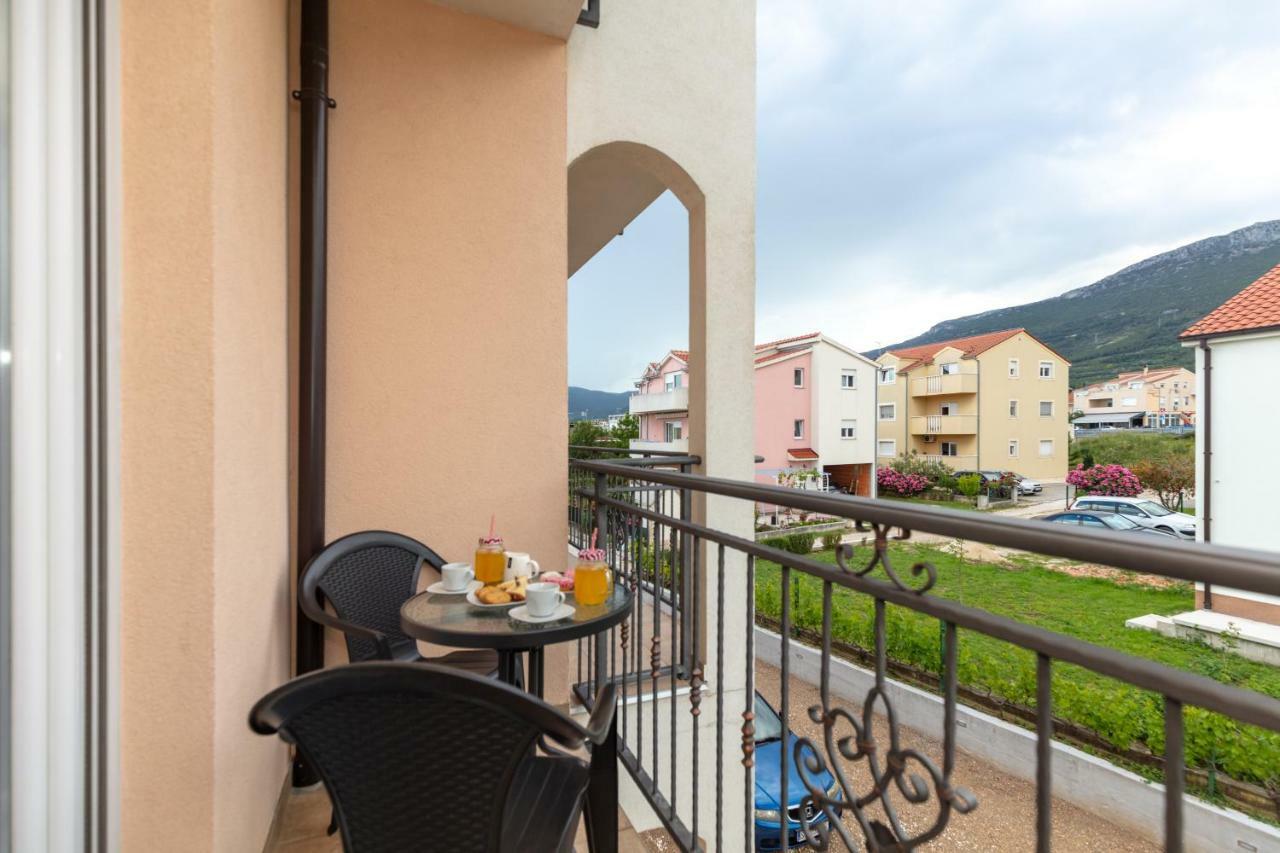 Villa Apartments Kordic Kaštela Εξωτερικό φωτογραφία