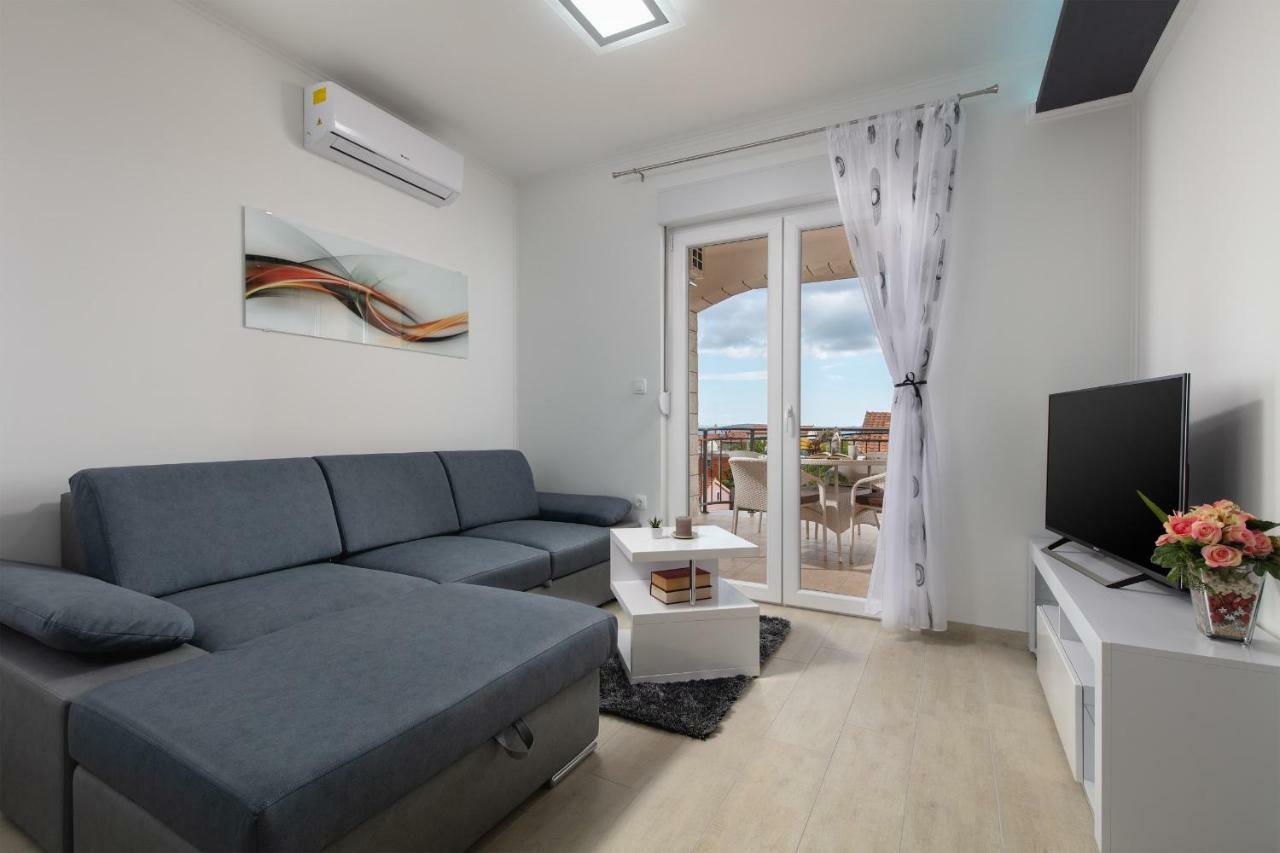 Villa Apartments Kordic Kaštela Εξωτερικό φωτογραφία