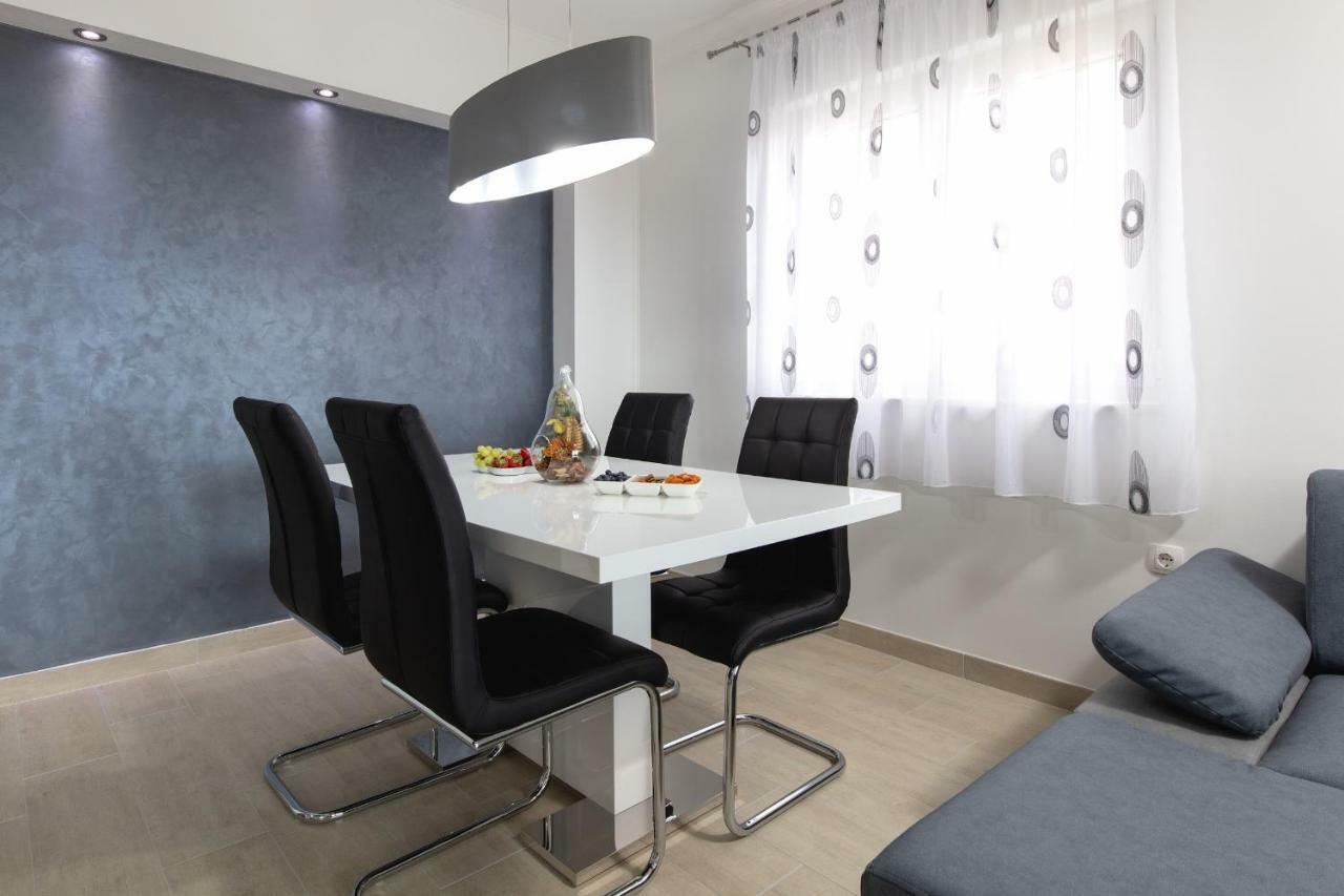 Villa Apartments Kordic Kaštela Εξωτερικό φωτογραφία