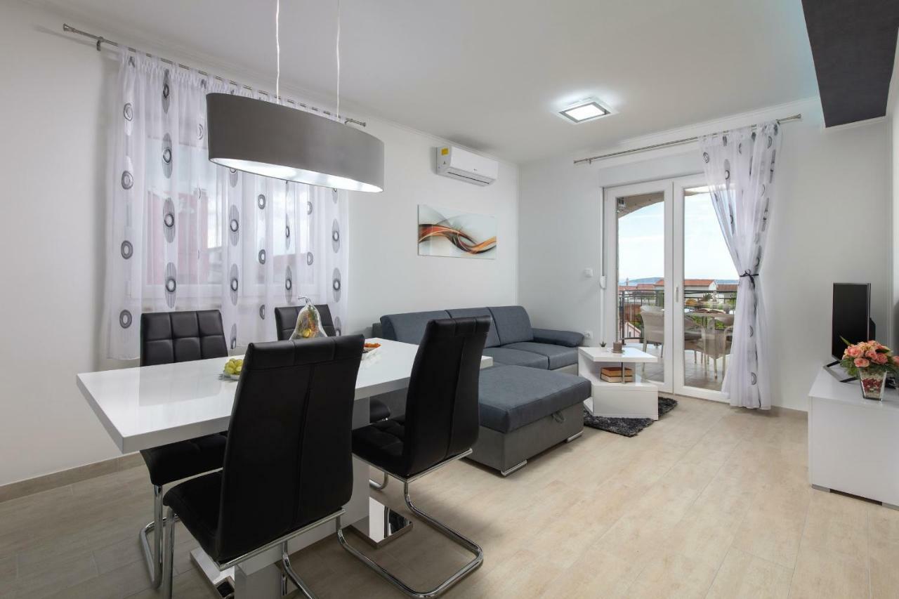 Villa Apartments Kordic Kaštela Εξωτερικό φωτογραφία